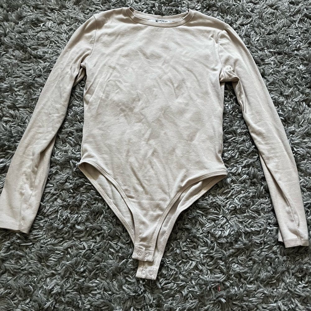 Primary beige long sleeve bodysuit size small